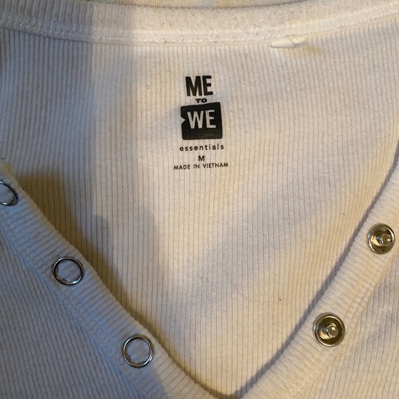 White crop top - Picture 2 of 3